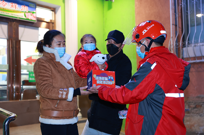 就地过年激发大创意，成就安慕希和京东物流天作之合